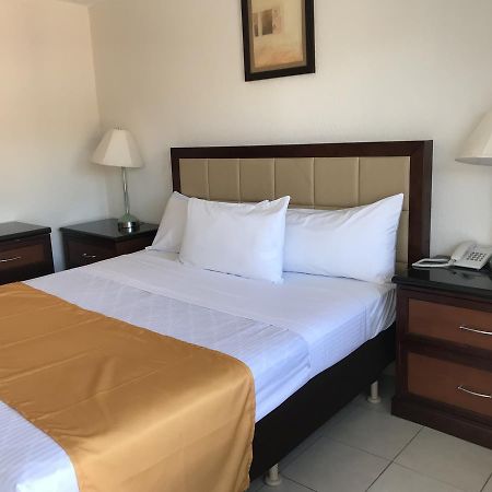 Hotel Guillen Jr Tijuana Kültér fotó