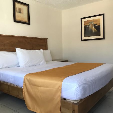 Hotel Guillen Jr Tijuana Kültér fotó