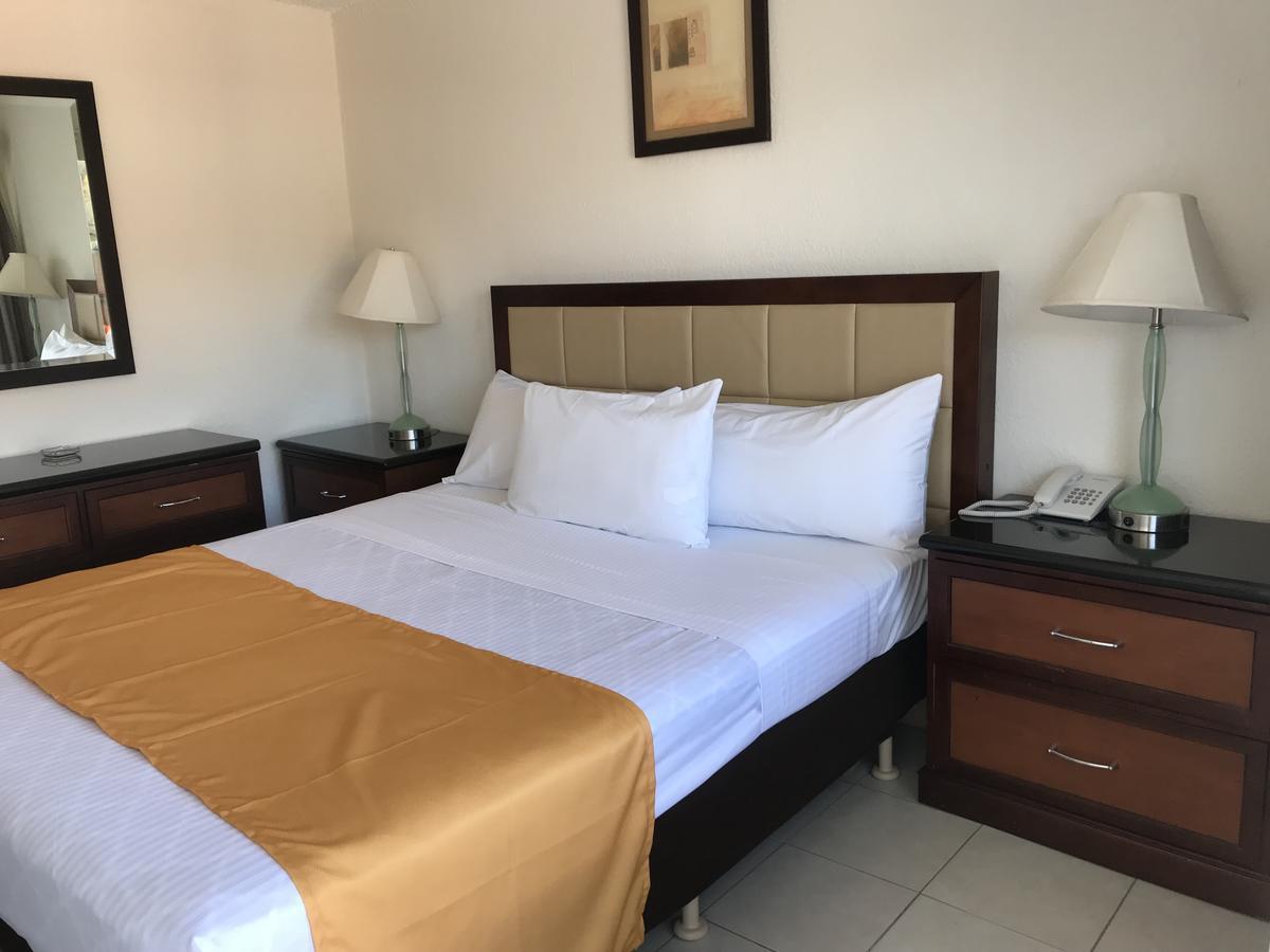 Hotel Guillen Jr Tijuana Kültér fotó