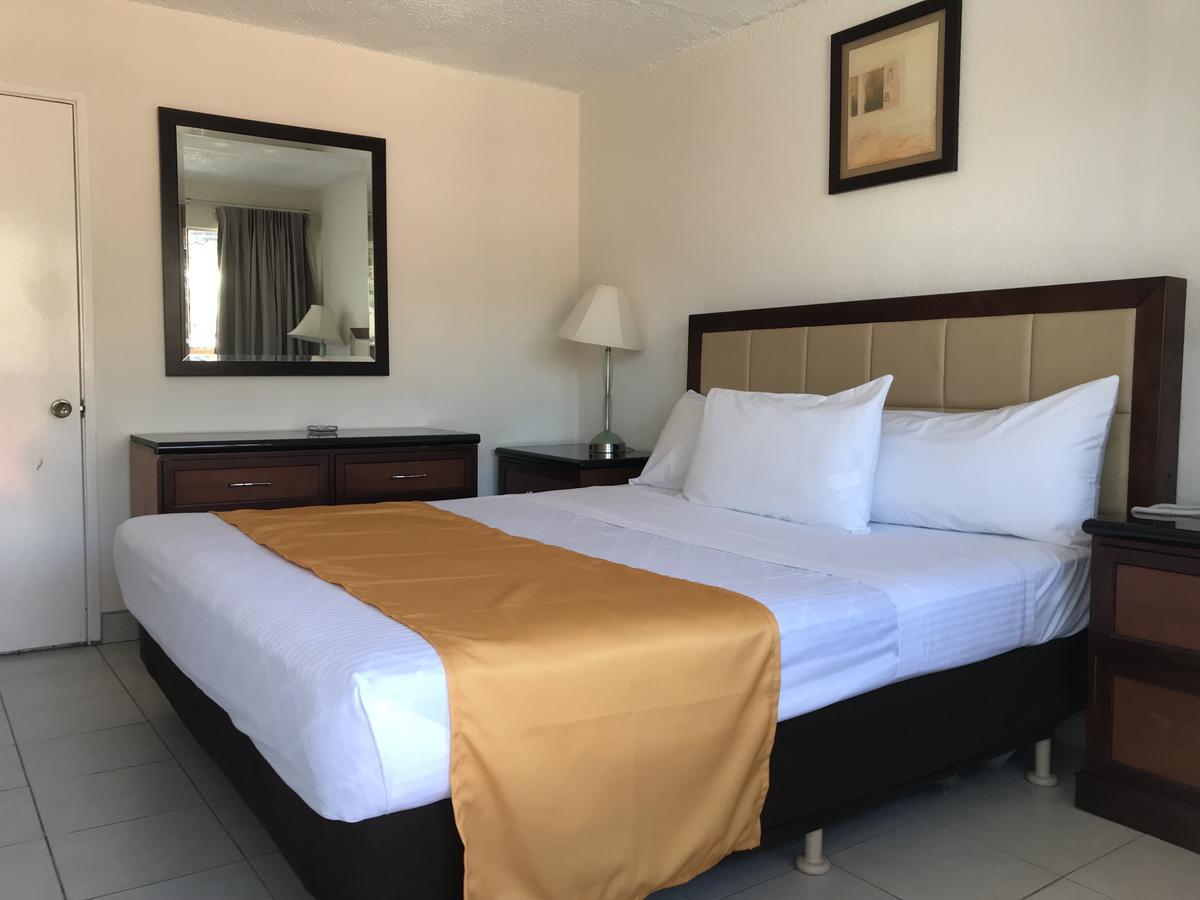 Hotel Guillen Jr Tijuana Kültér fotó