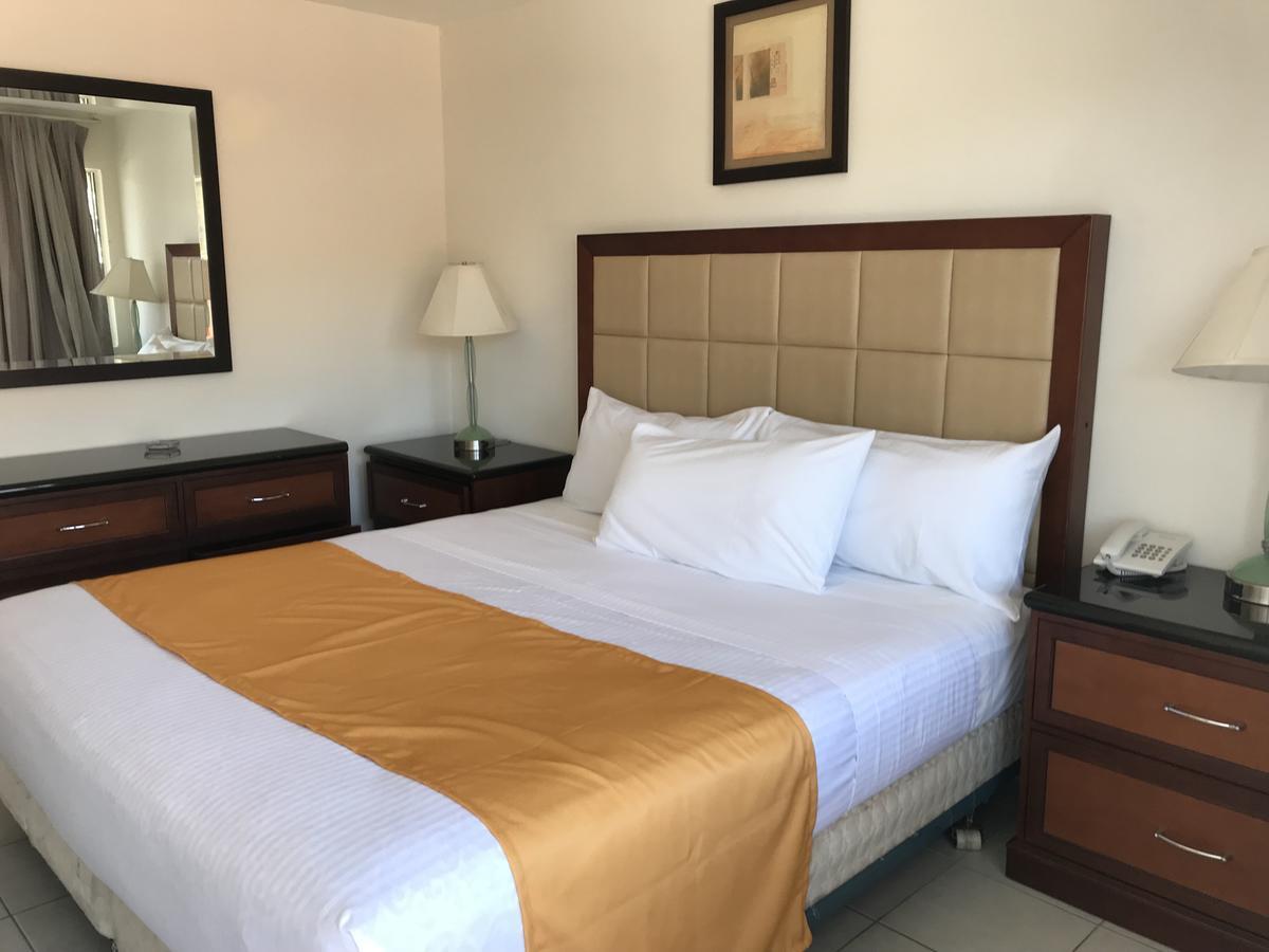 Hotel Guillen Jr Tijuana Kültér fotó