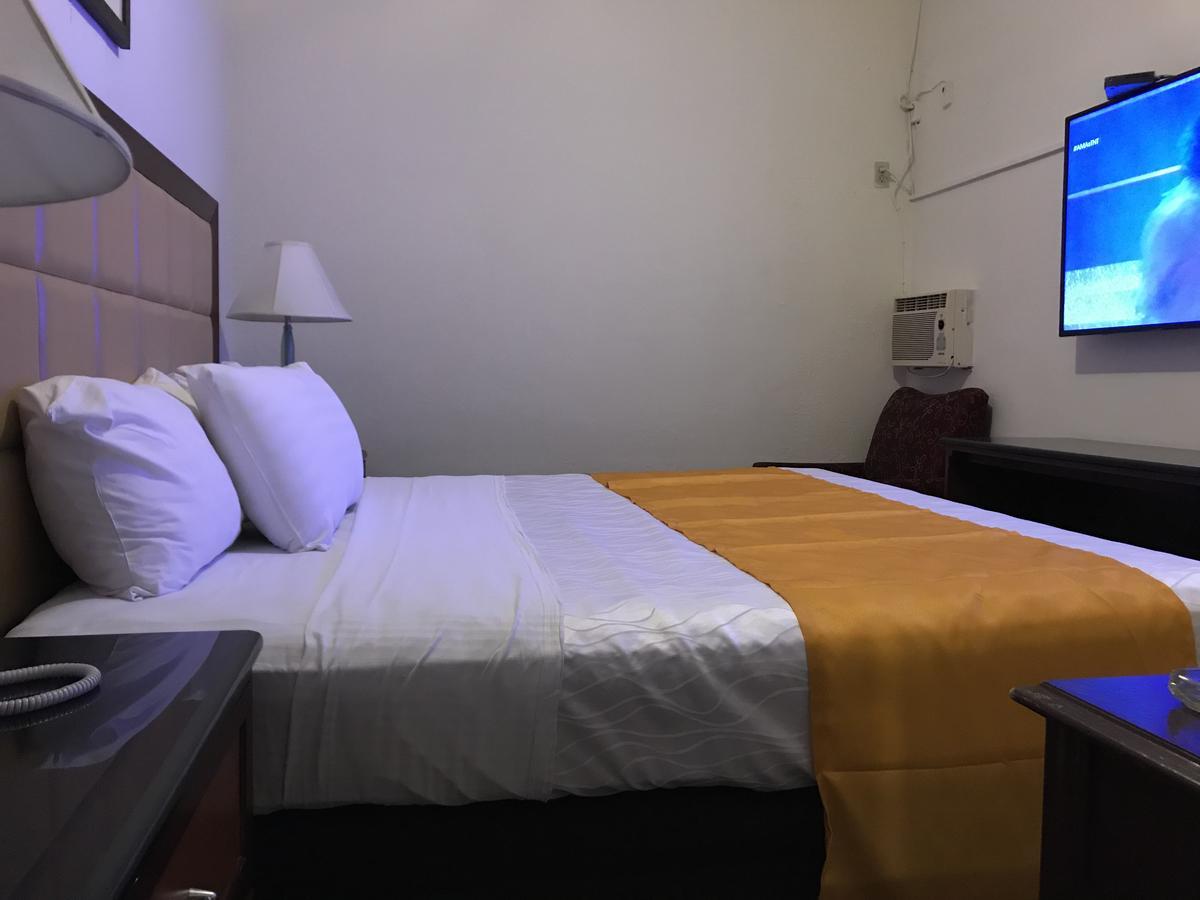 Hotel Guillen Jr Tijuana Kültér fotó